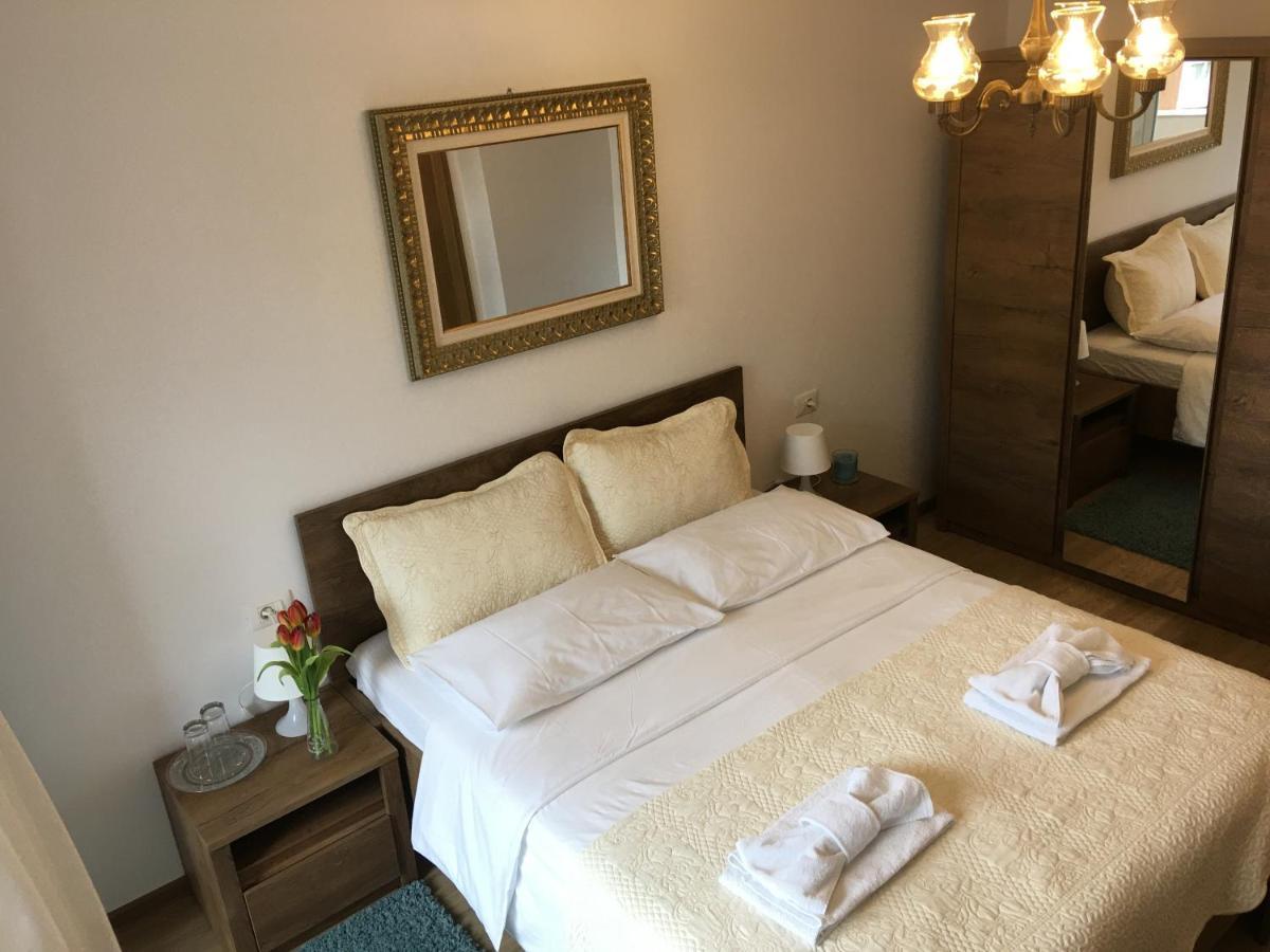 Elegantza Suites Braşov Esterno foto